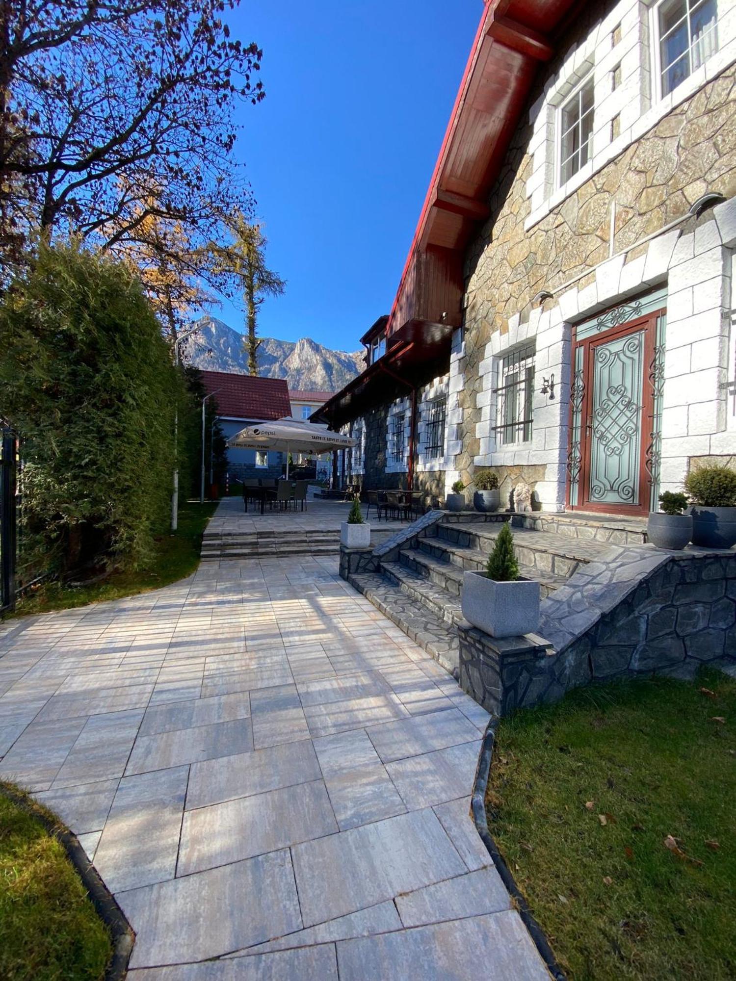 Royal Inn Busteni-Adults Only Buşteni Exterior foto